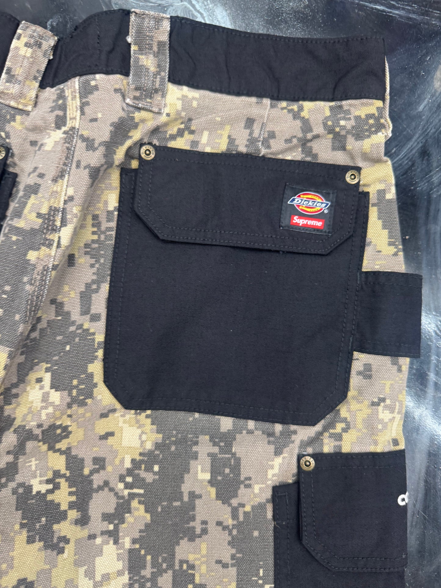 Supreme Dickies Cordura Cargo Pant
Digital Camo