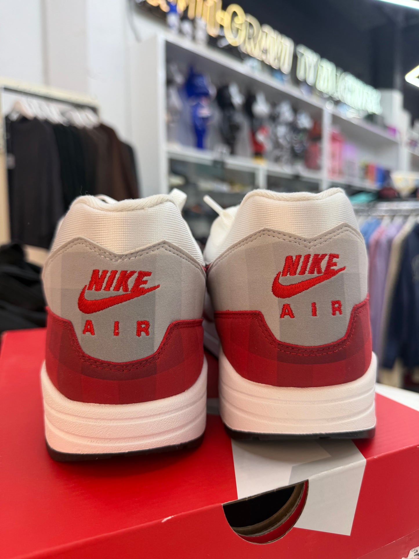 Nike Air Max 1 .SWOOSH Low Poly