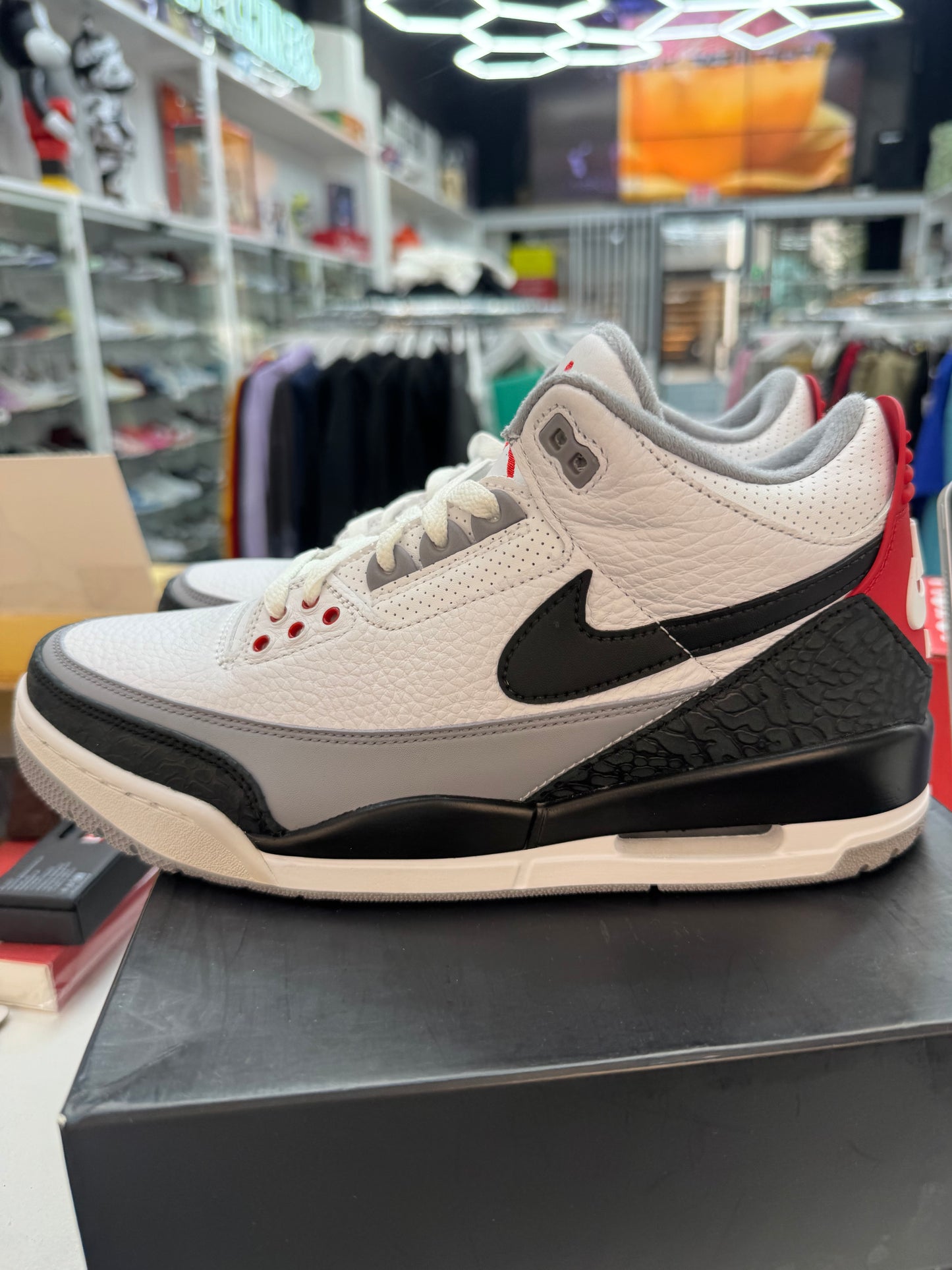 Jordan 3 Retro
Tinker Hatfield