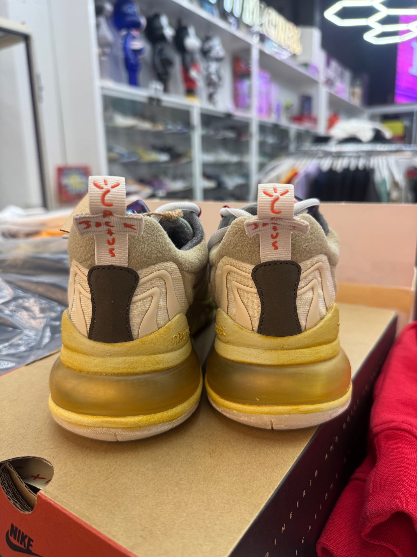 Nike Air Max 270 React ENG
Travis Scott Cactus Trails