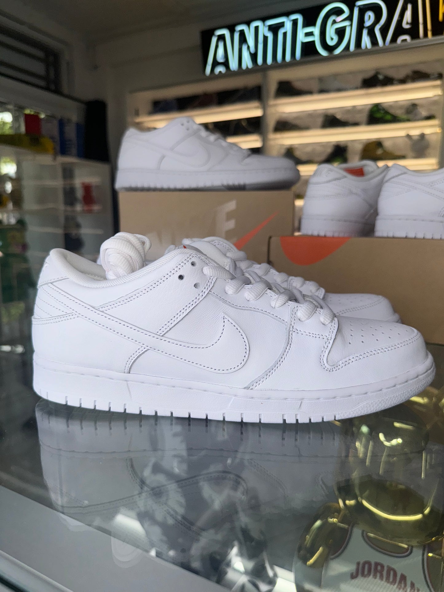 Nike SB Dunk Low Pro
Triple White