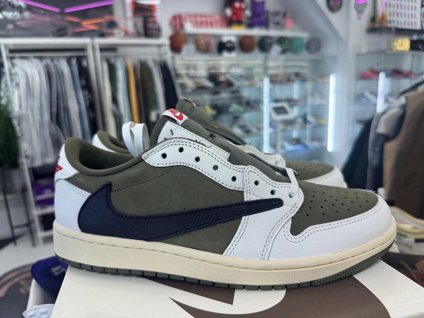 Jordan 1 Retro Low OG SP
Travis Scott Medium Olive