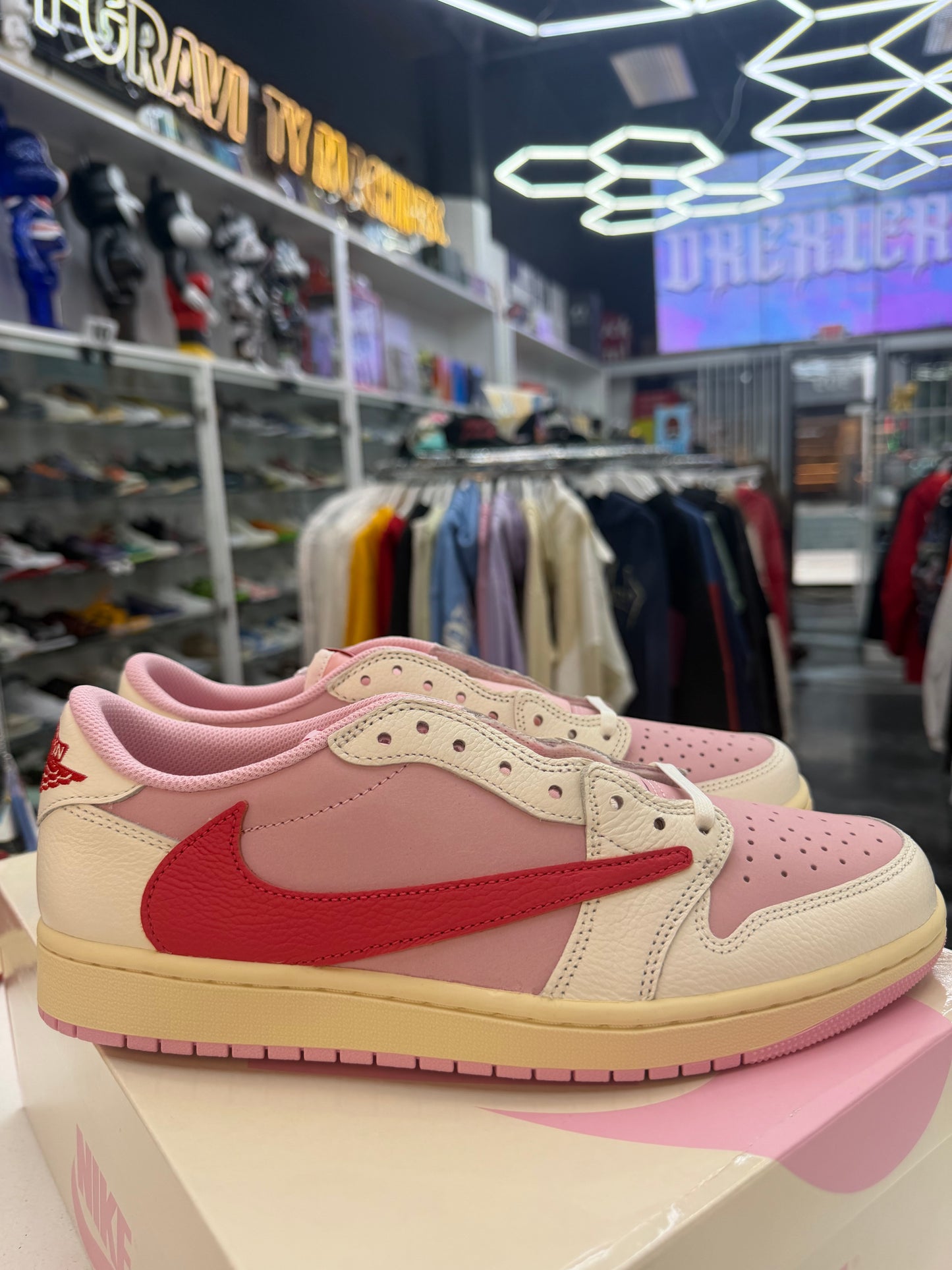 Jordan 1 Retro Low OG SP Travis Scott Sail Tropical Pink