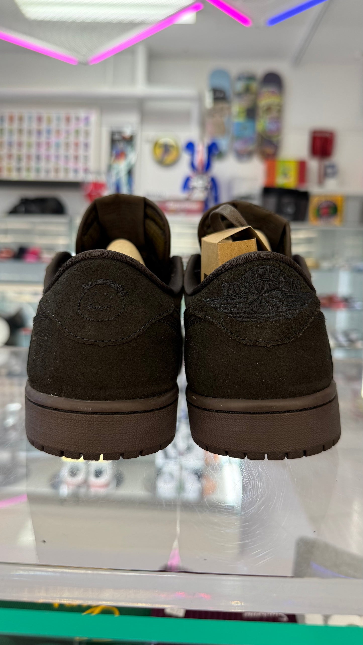 J1 Low Travis Velvet Brown