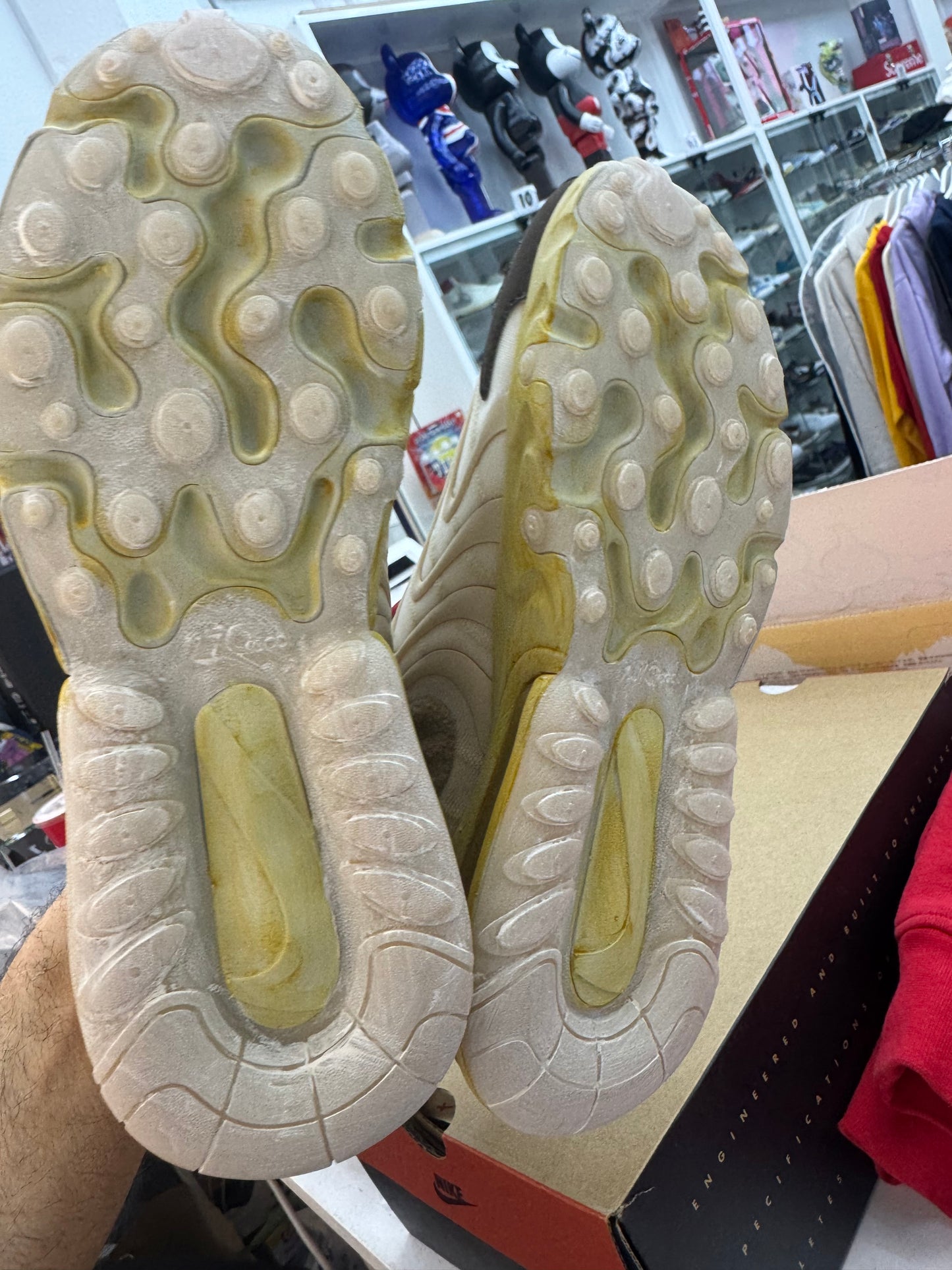 Nike Air Max 270 React ENG
Travis Scott Cactus Trails