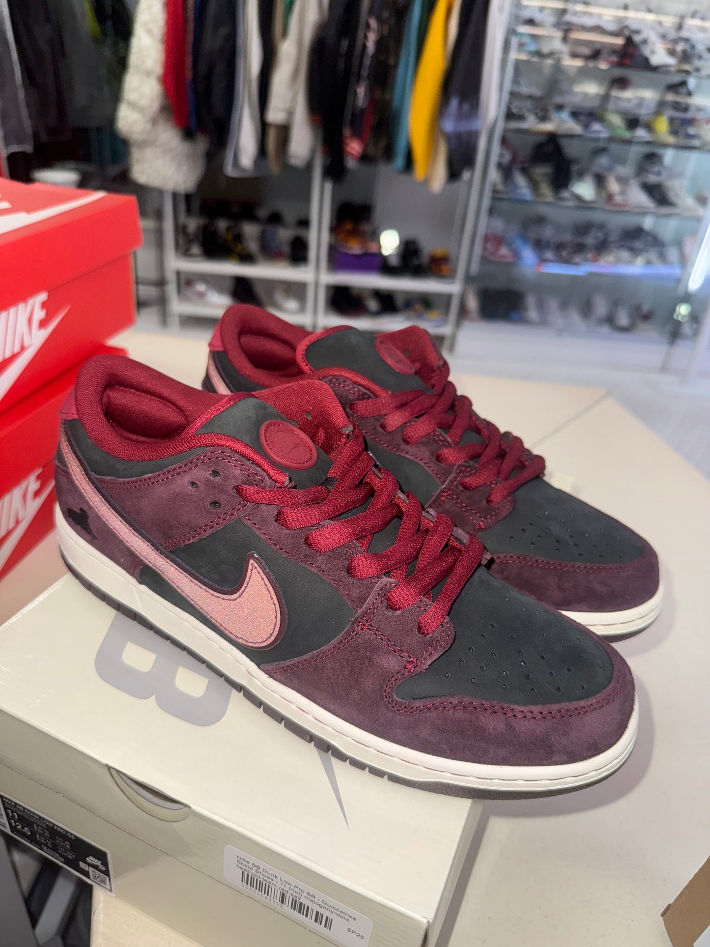 Nike SB Dunk Low
Riot Skateshop
