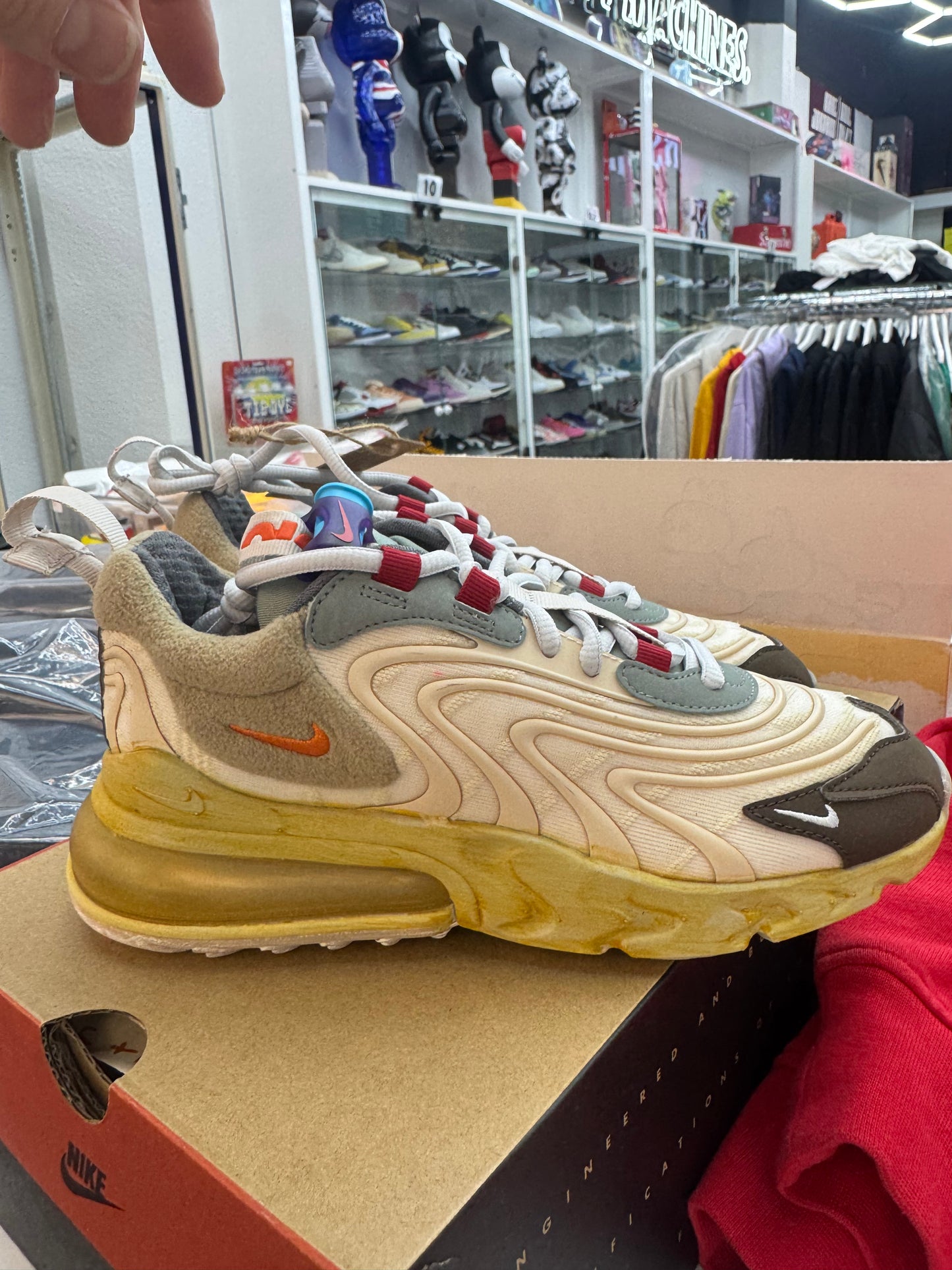 Nike Air Max 270 React ENG
Travis Scott Cactus Trails