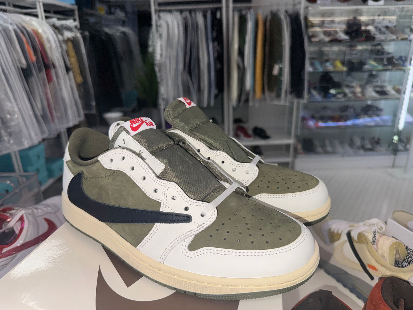 Jordan 1 Retro Low OG SP
Travis Scott Medium Olive