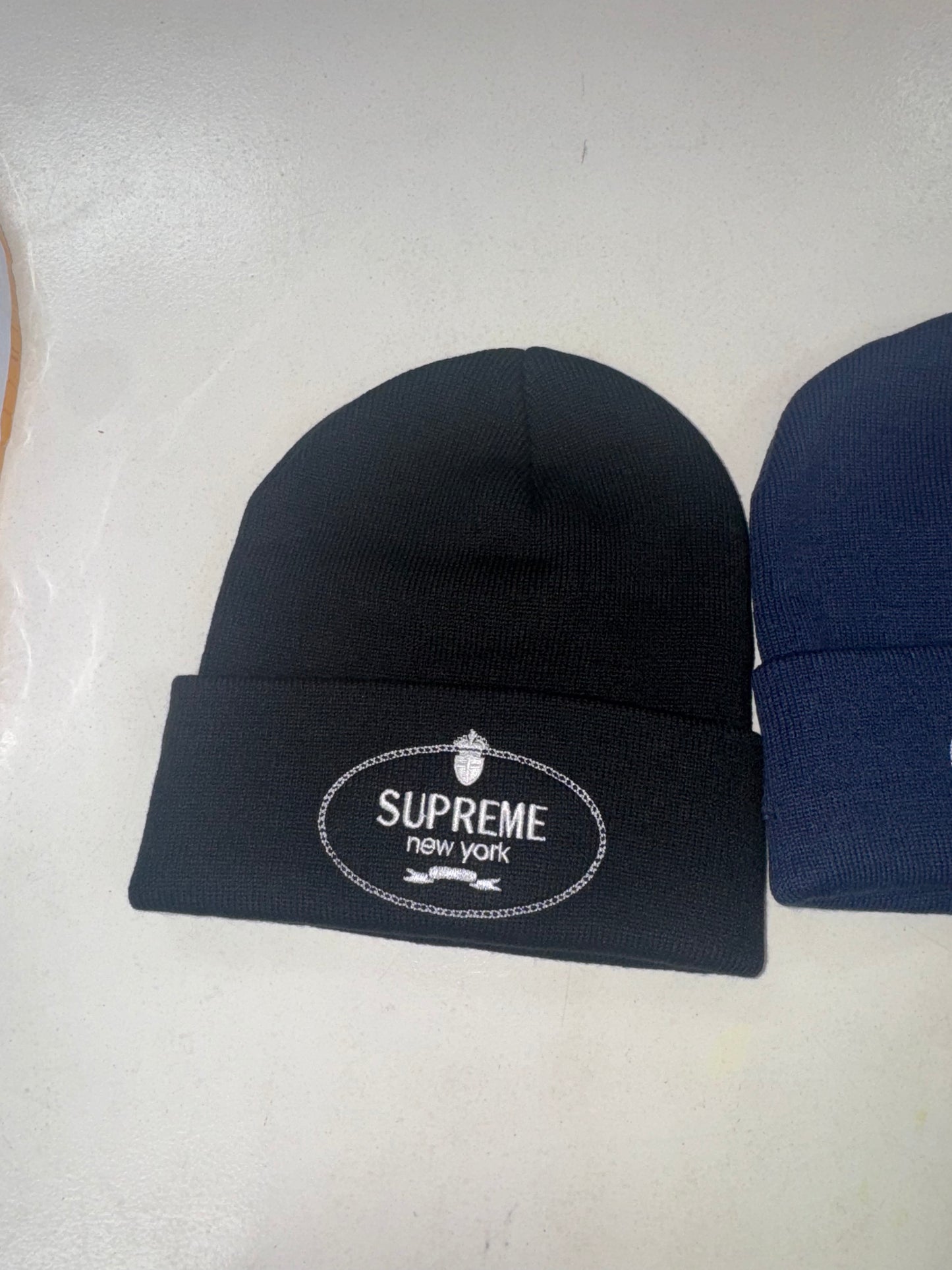 Supreme Crest Beanie Black