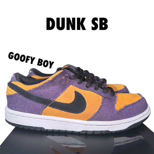 Nike SB Dunk Low
Goofy Boy 2009