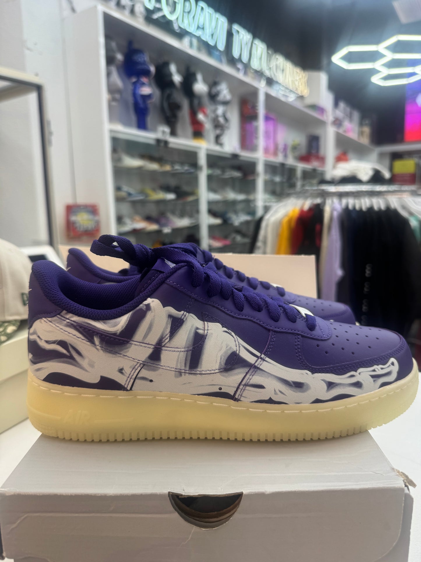 Nike Air Force 1 Low '07 QS
Purple Skeleton Halloween (2021)