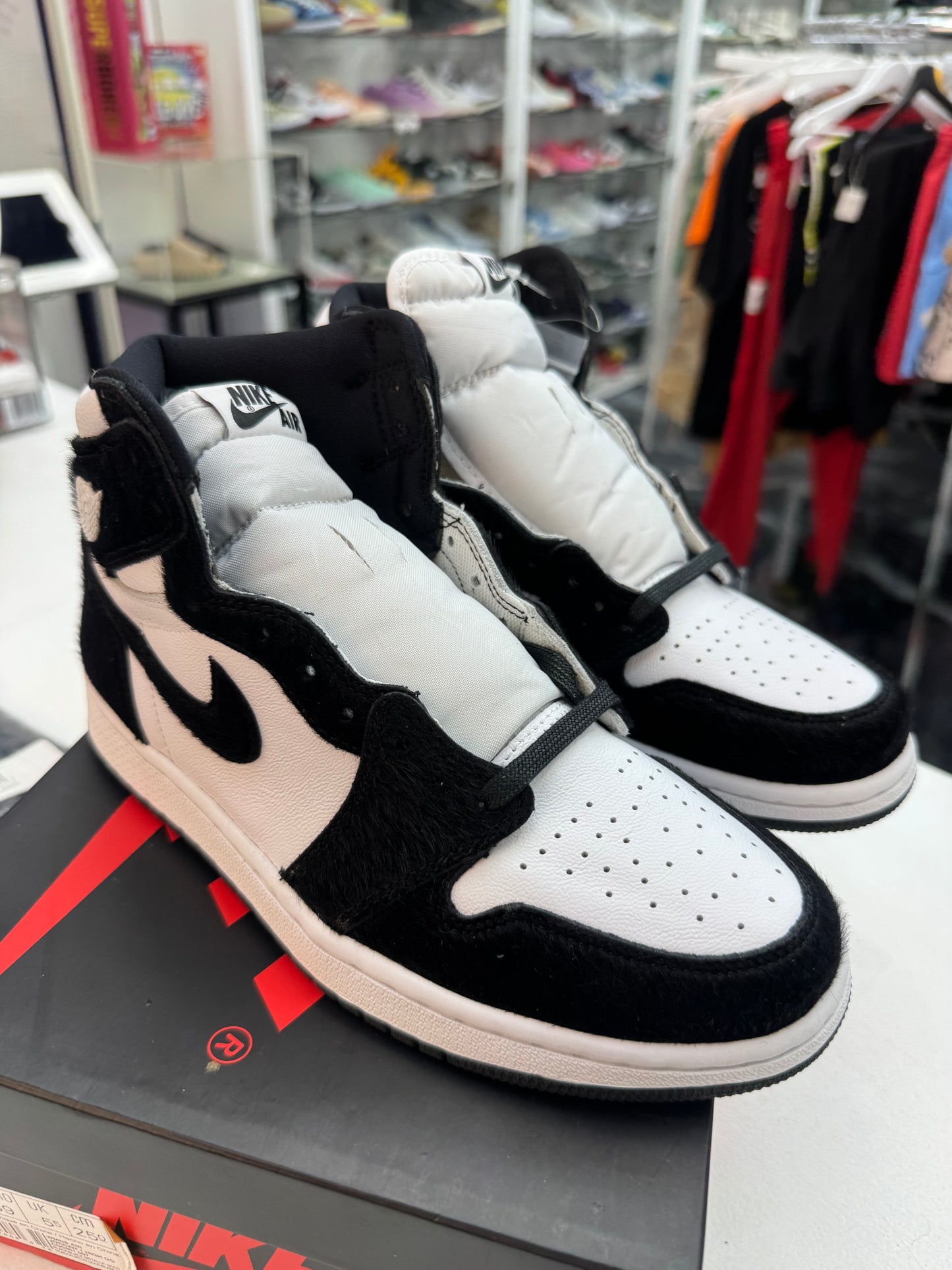 Jordan 1 Retro High
Twist (Women's)