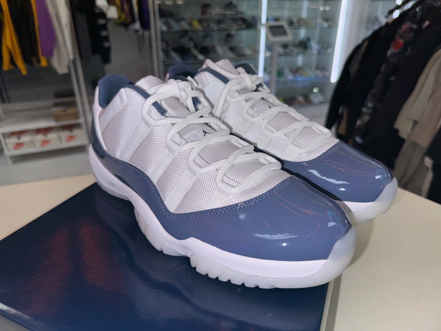 Jordan 11 Retro Low
Diffused Blue