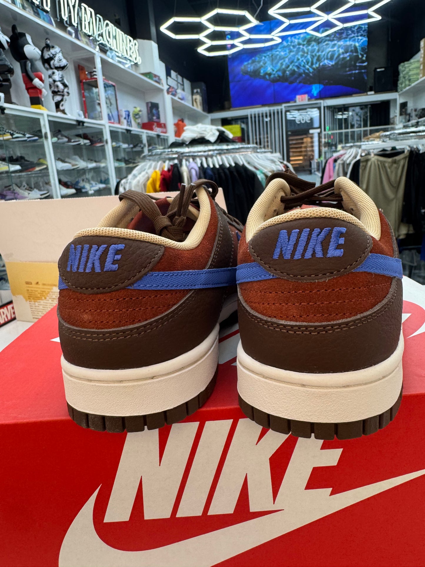 Nike Dunk Low Retro PRM
Mars Stone