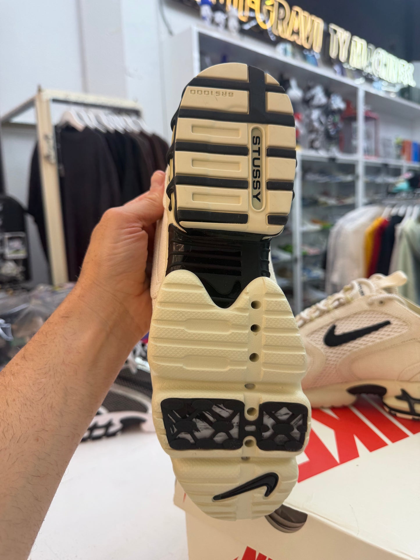 Nike Air Zoom Spiridon Cage 2 fossil (Copy)