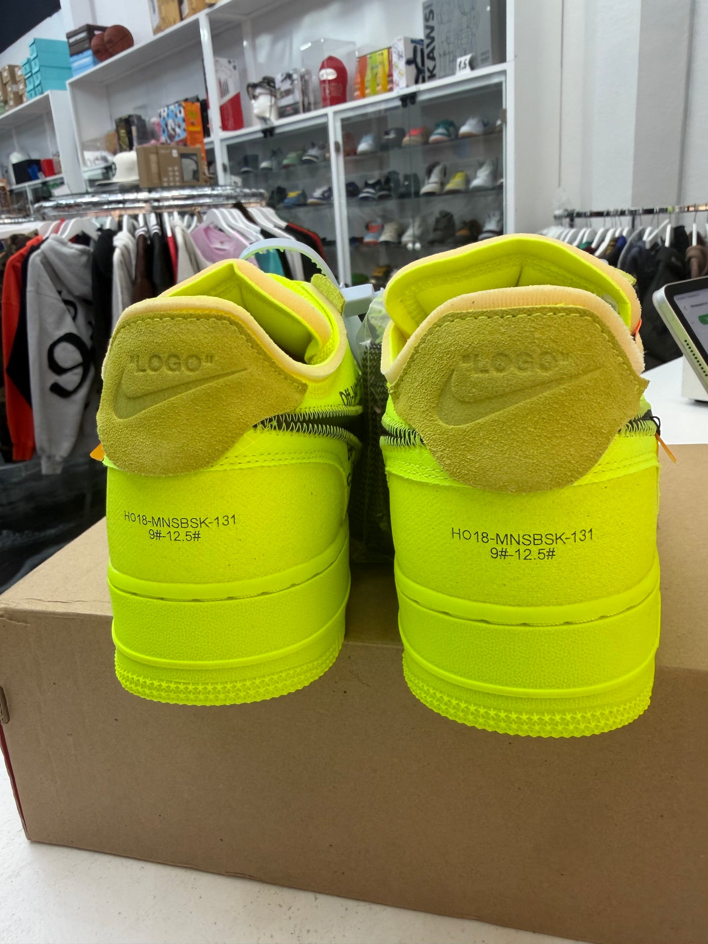Nike Air Force 1 Low Off-White Volt
