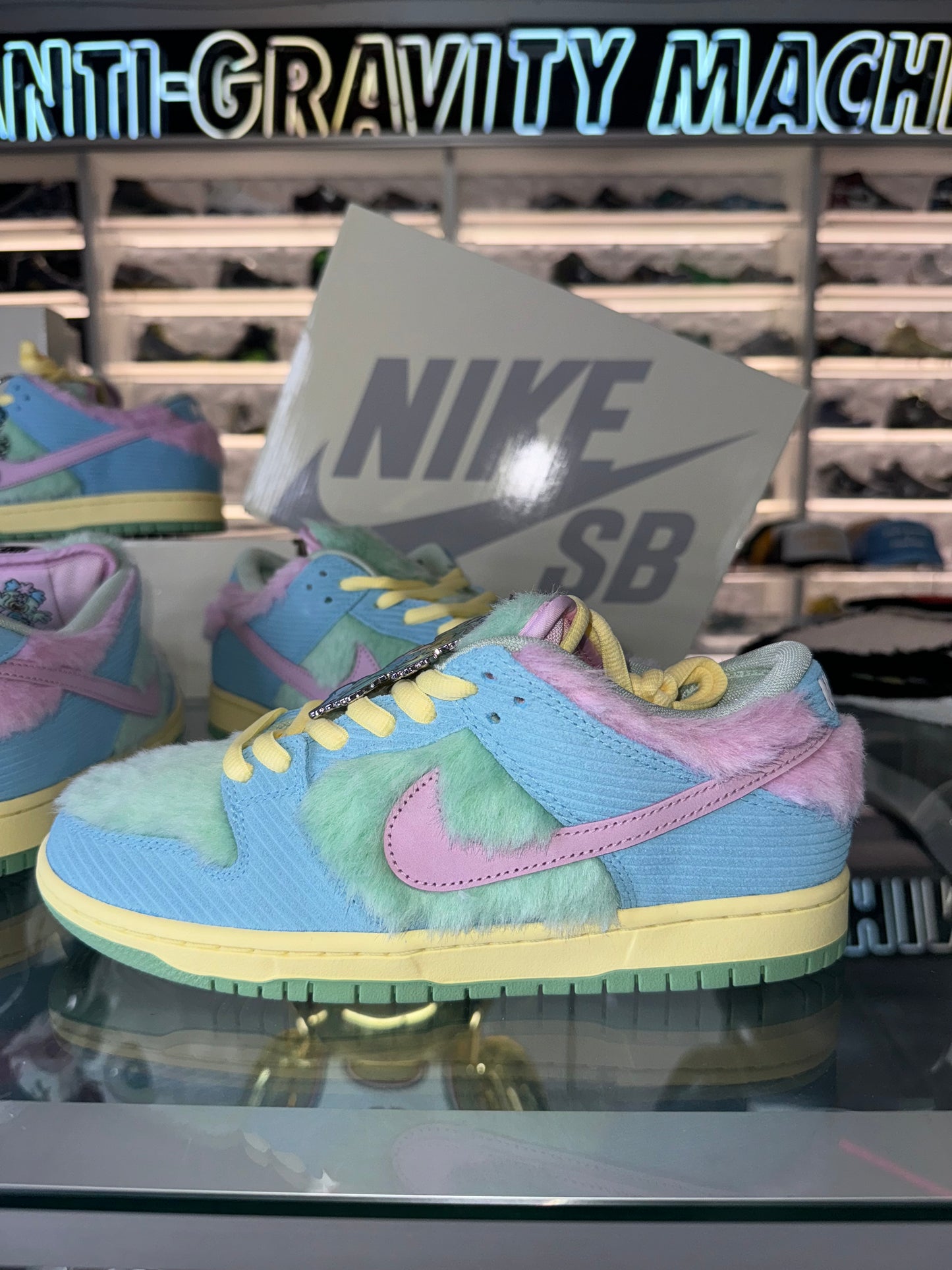 Nike SB Dunk Low
Verdy Visty