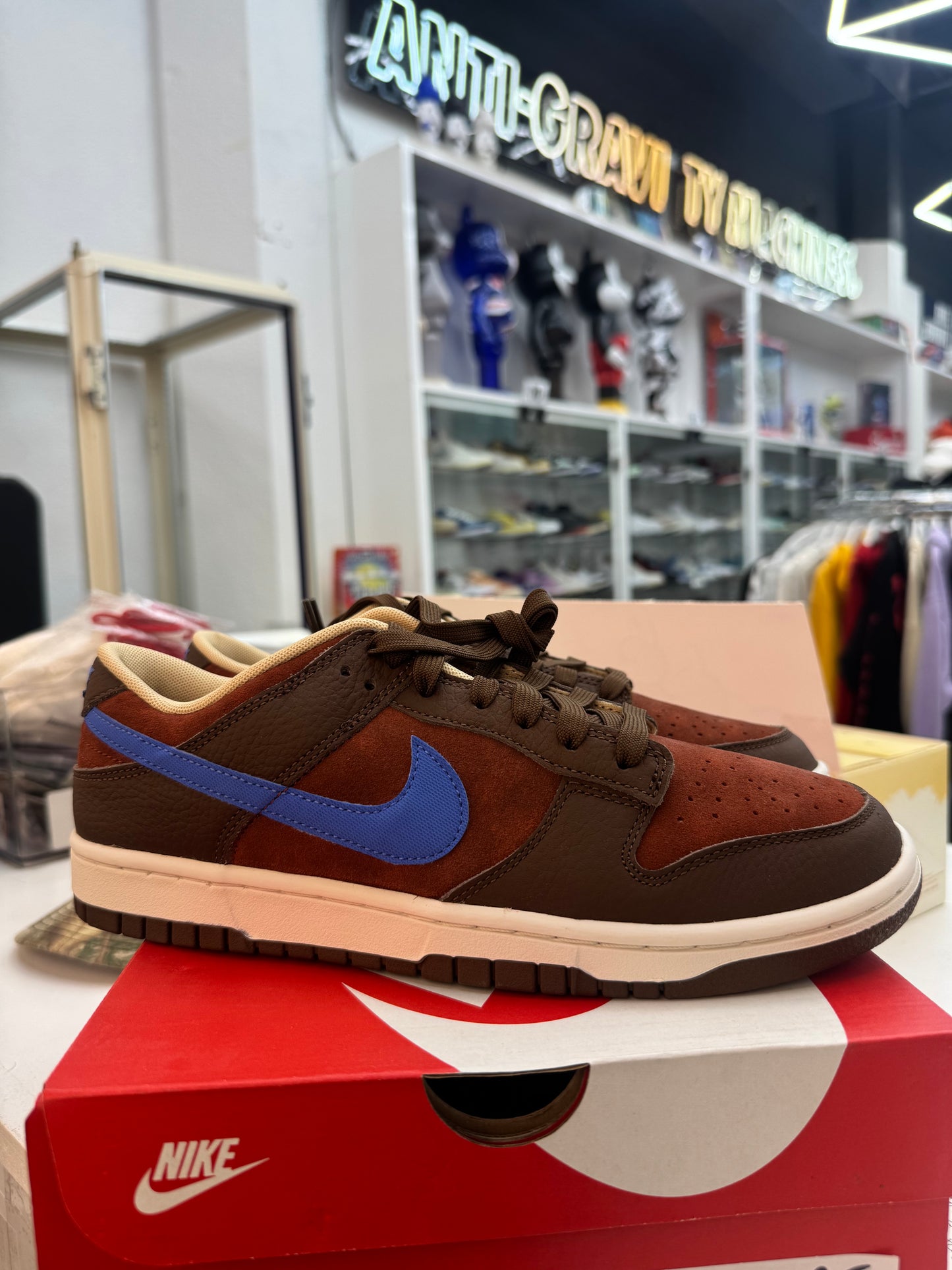 Nike Dunk Low Retro PRM
Mars Stone