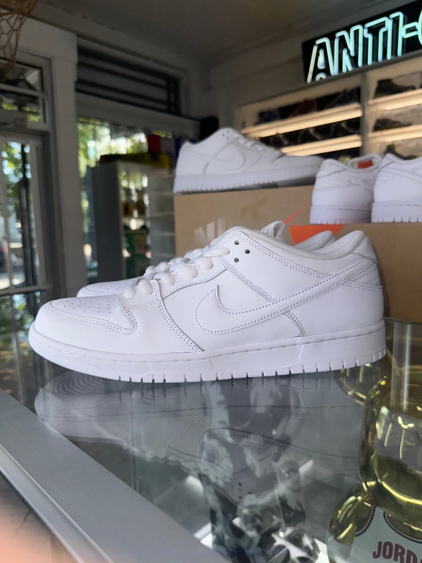 Nike SB Dunk Low Pro
Triple White