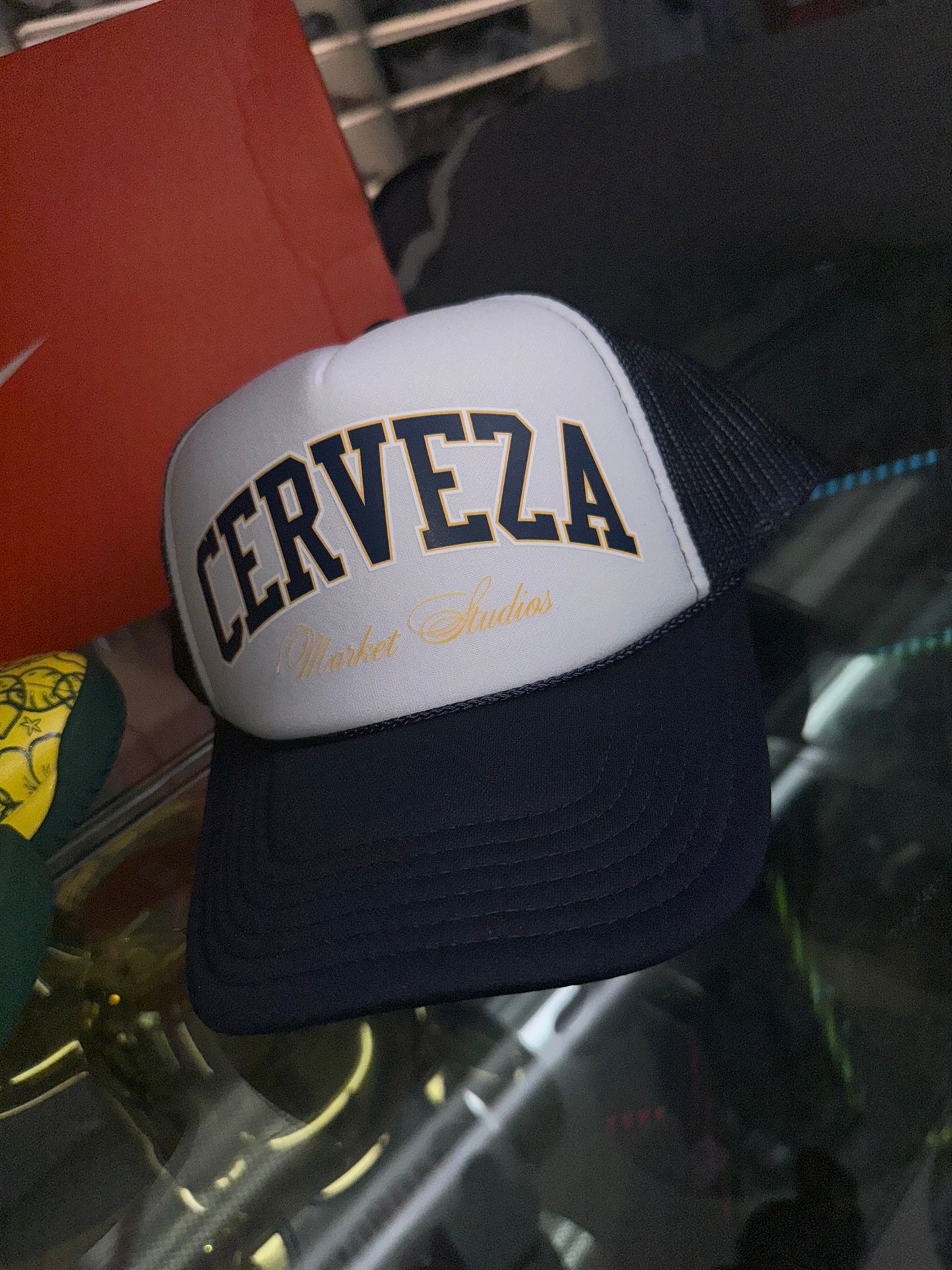 MODELO™ CERVEZA ARC TRUCKER HAT