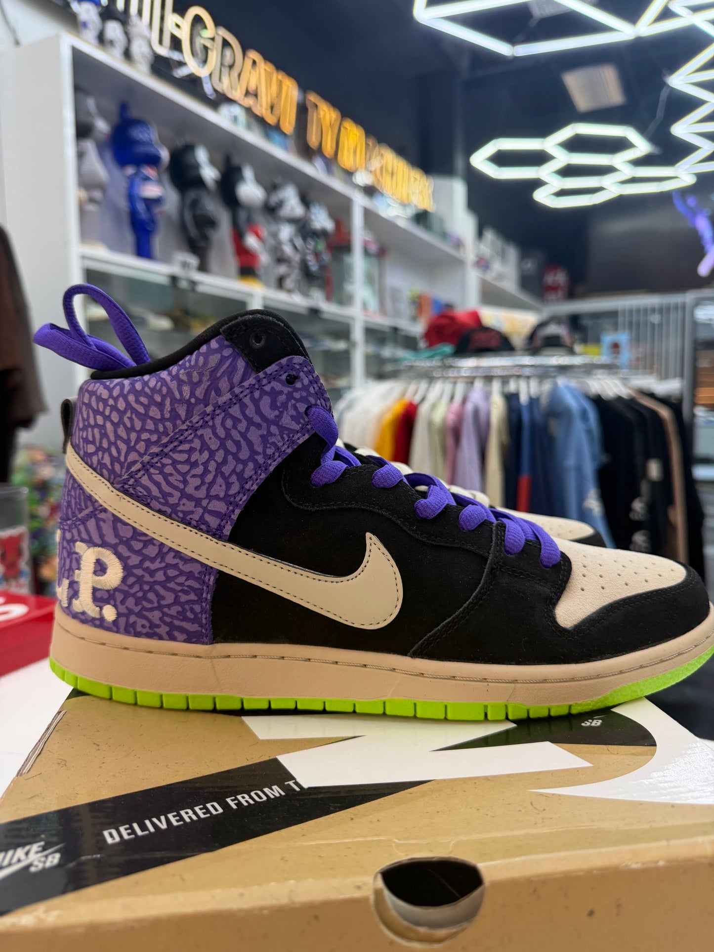 Nike Dunk SB High
Send Help 2 2013