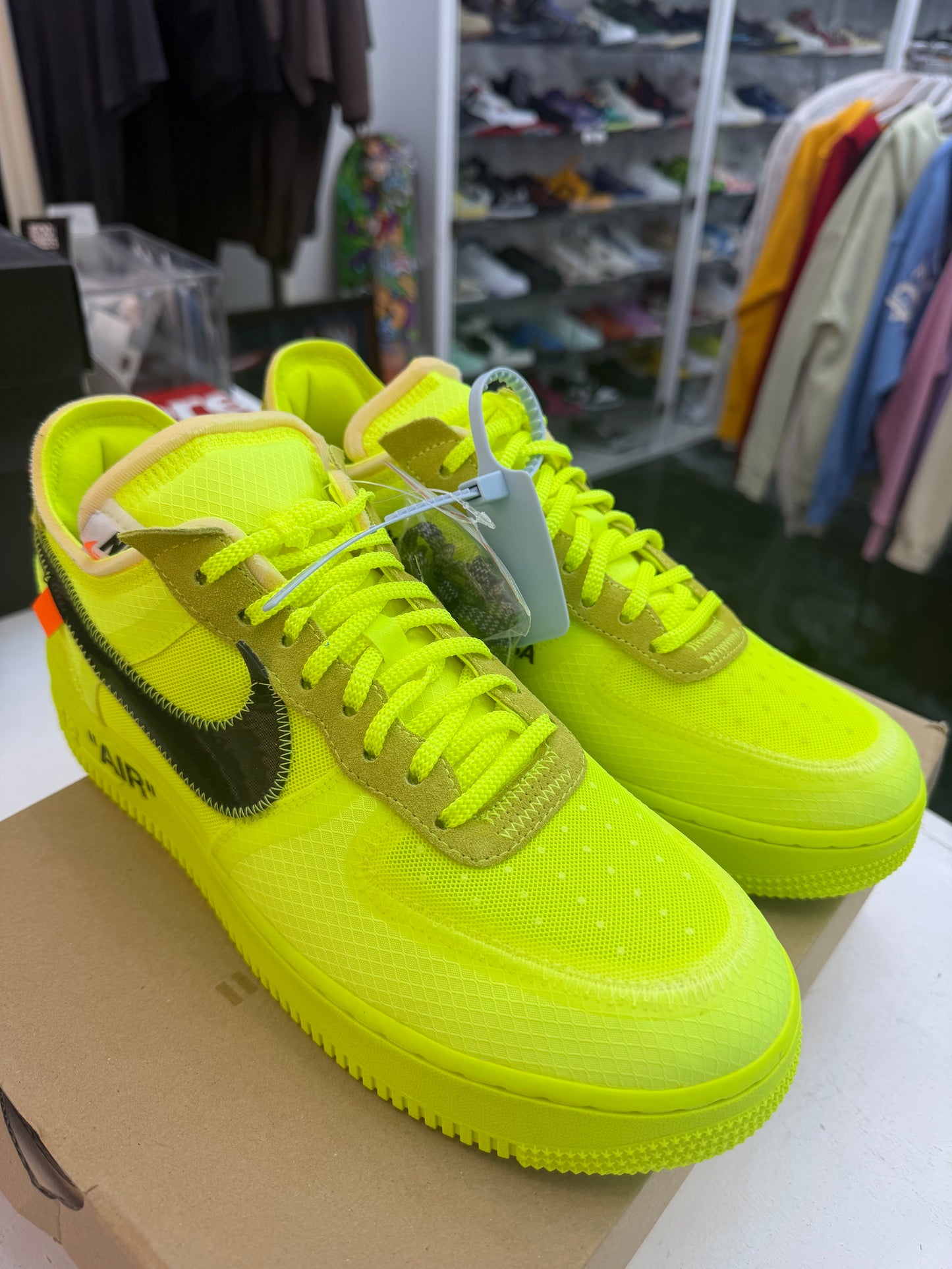 Nike Air Force 1 Low Off-White Volt