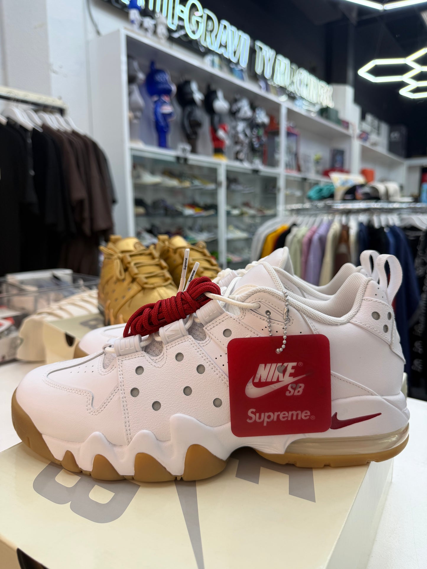 Nike SB Air Max 2 CB '94 Low Supreme White gum