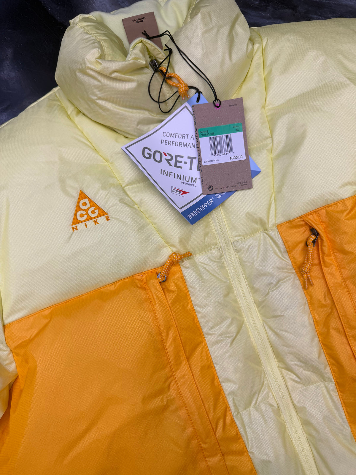 New Nike ACG Water Repellent Nylon Down Jacket