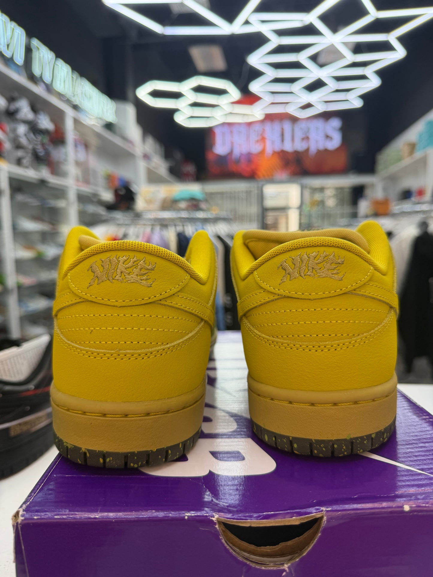 Nike SB Dunk Low Hatch Chilli