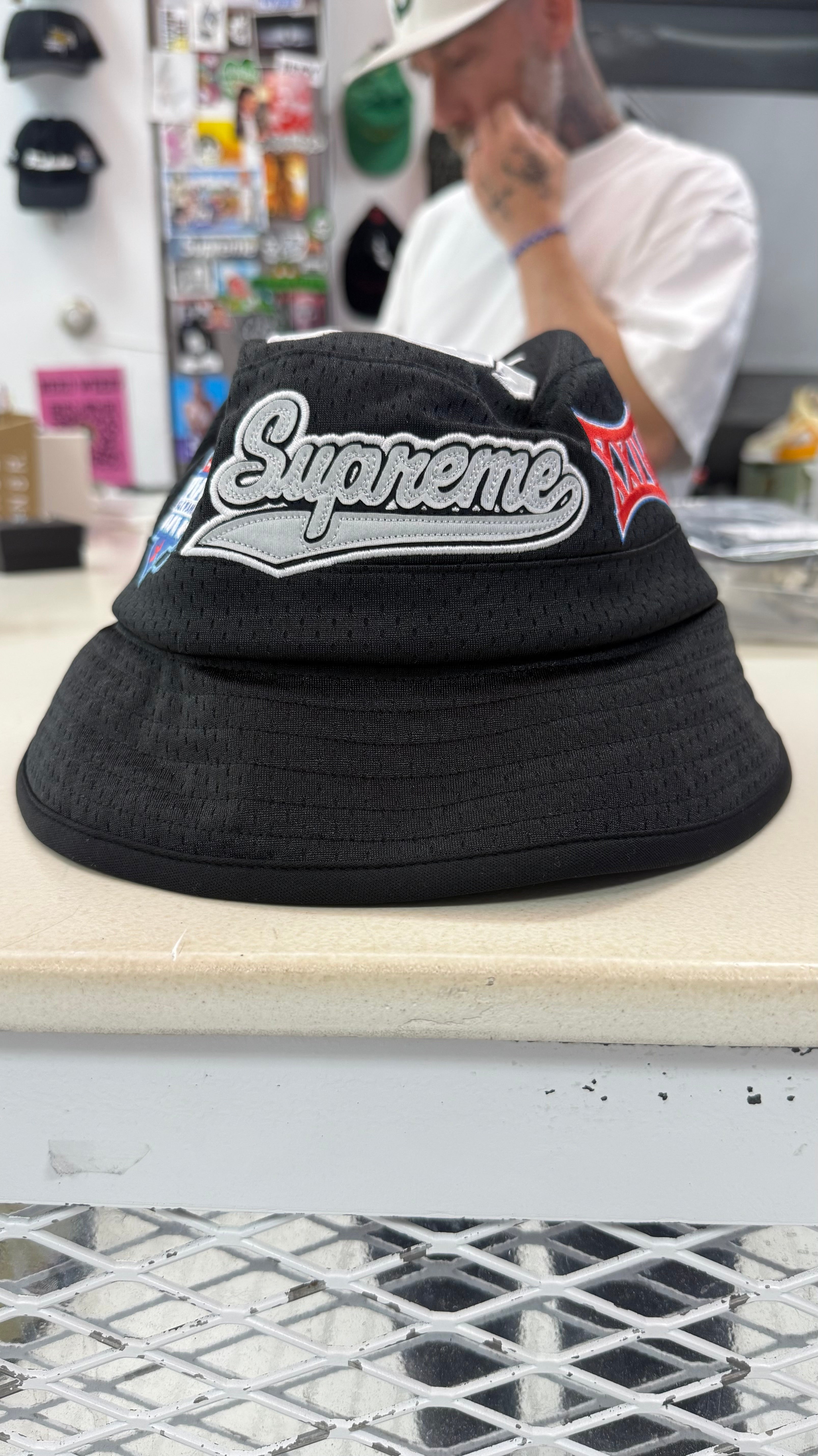 【メール便送料無料対応可】 Supreme Drexlers – Black Hat Crusher Mesh Playoffs 帽子
