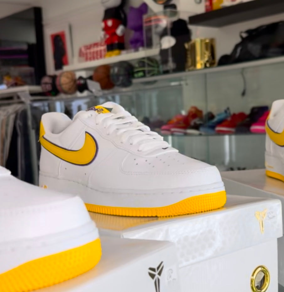 Nike Air Force 1 Low Retro QS
Kobe Bryant Lakers Home