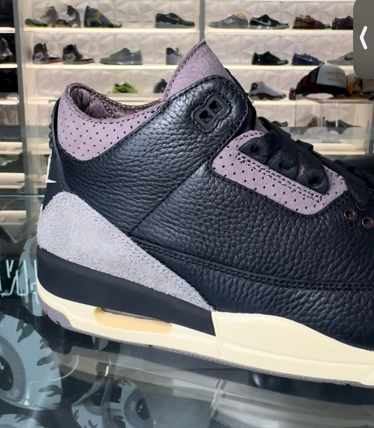 Jordan 3 Retro OG SP
A Ma Maniére Black Violet Ore (Women's) 2024