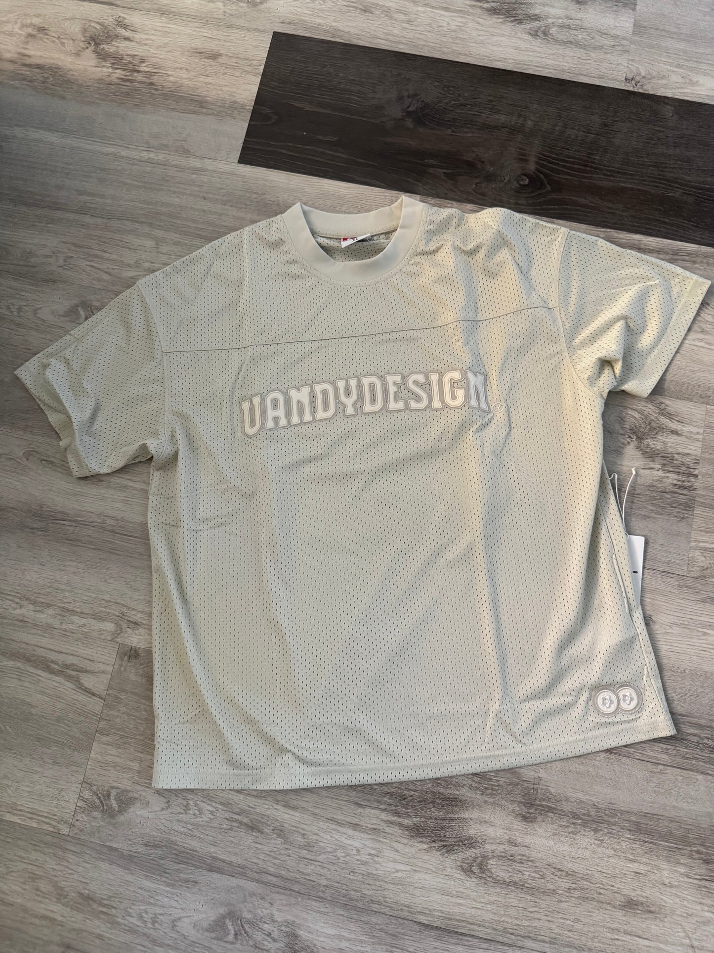 Vandy the pink mesh tee cream