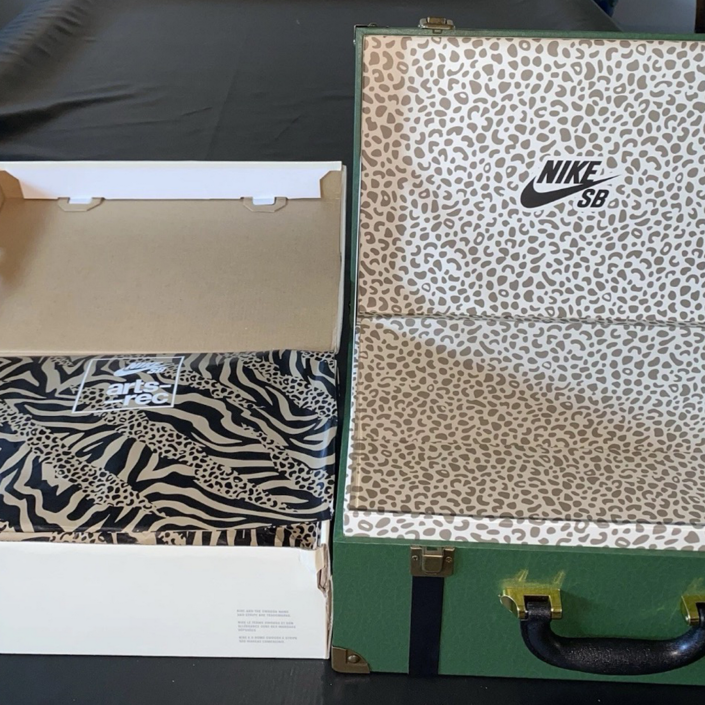 1/300 Nike Arts Rec Special box trainer safari