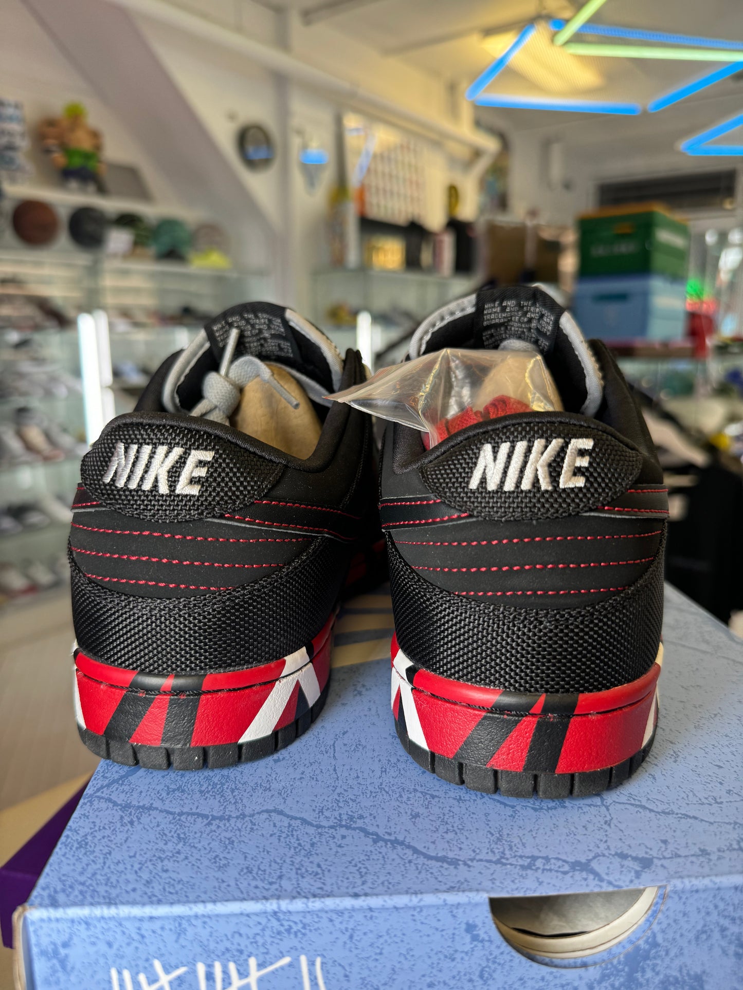 Nike Dunk “Van Halen