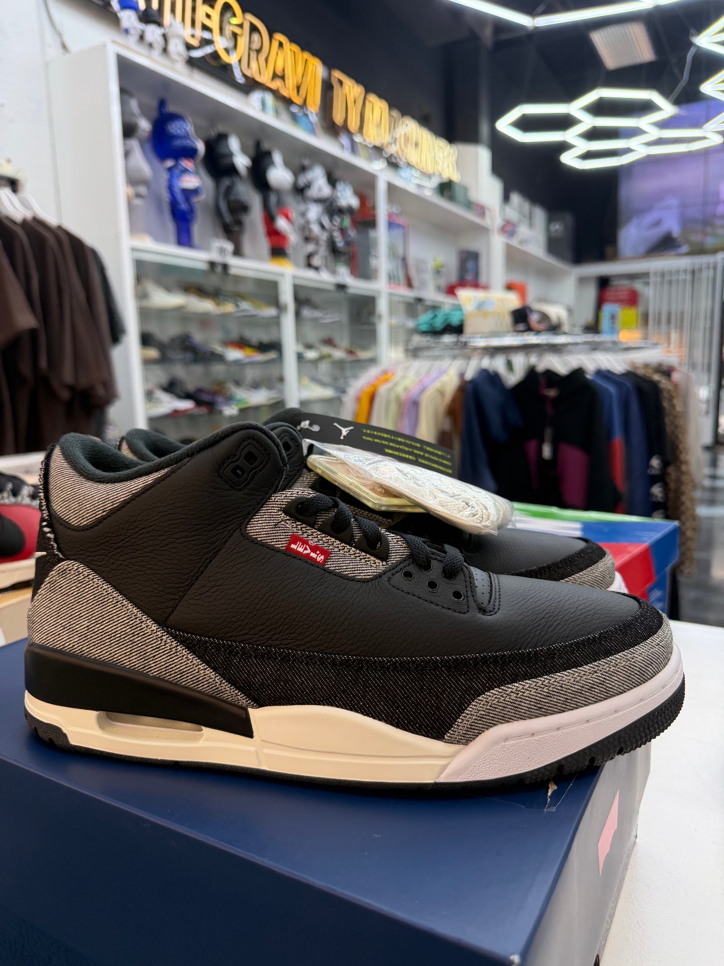 Jordan 3 Retro Levi's Black
