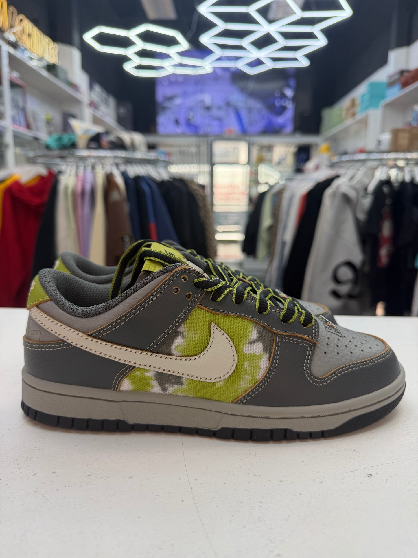 Nike Sb Sample Promo HUF Friends and Family 1/72