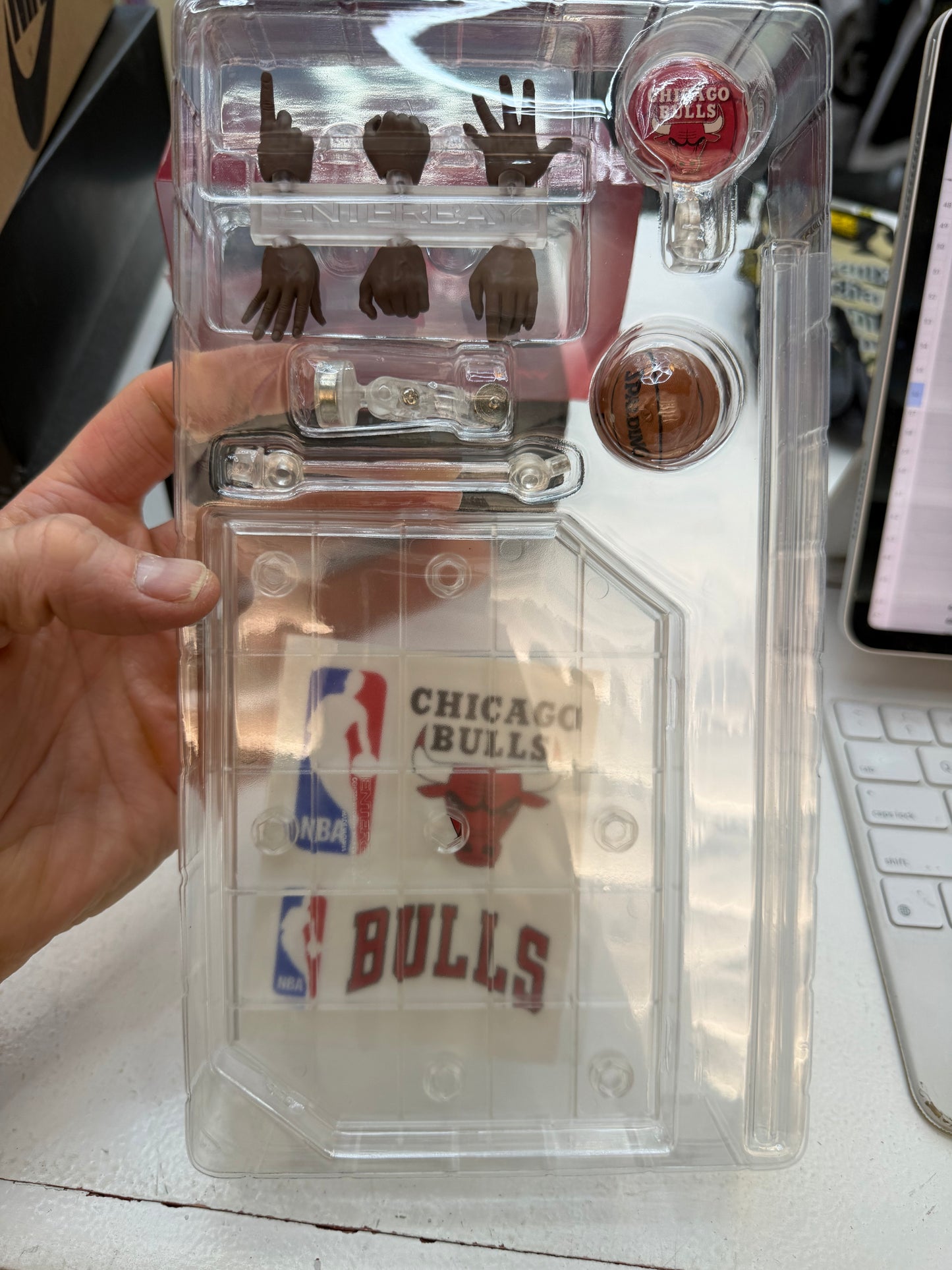 Enterbay 1/9 Motion Masterpiece - NBA Collection Michael Jordan Action figure