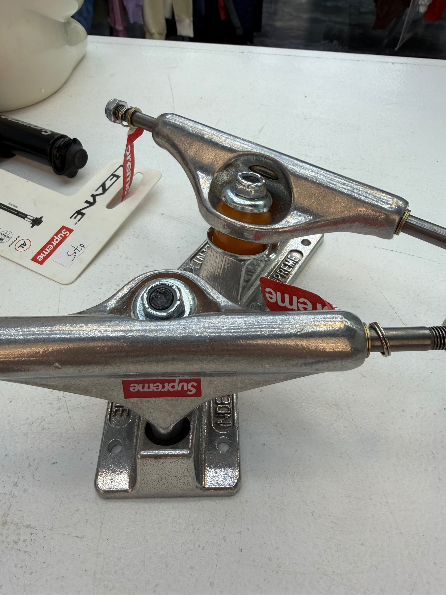 Supreme Independent Trucks (Set of 2) size 129