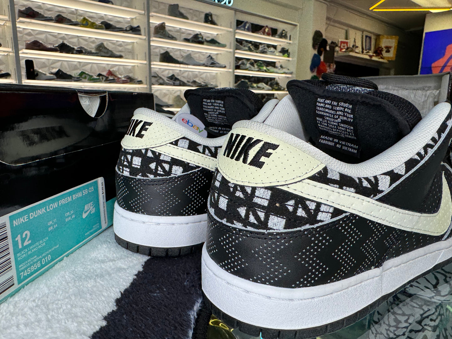 Nike SB Dunk Low BHM (2015) â Drexlers