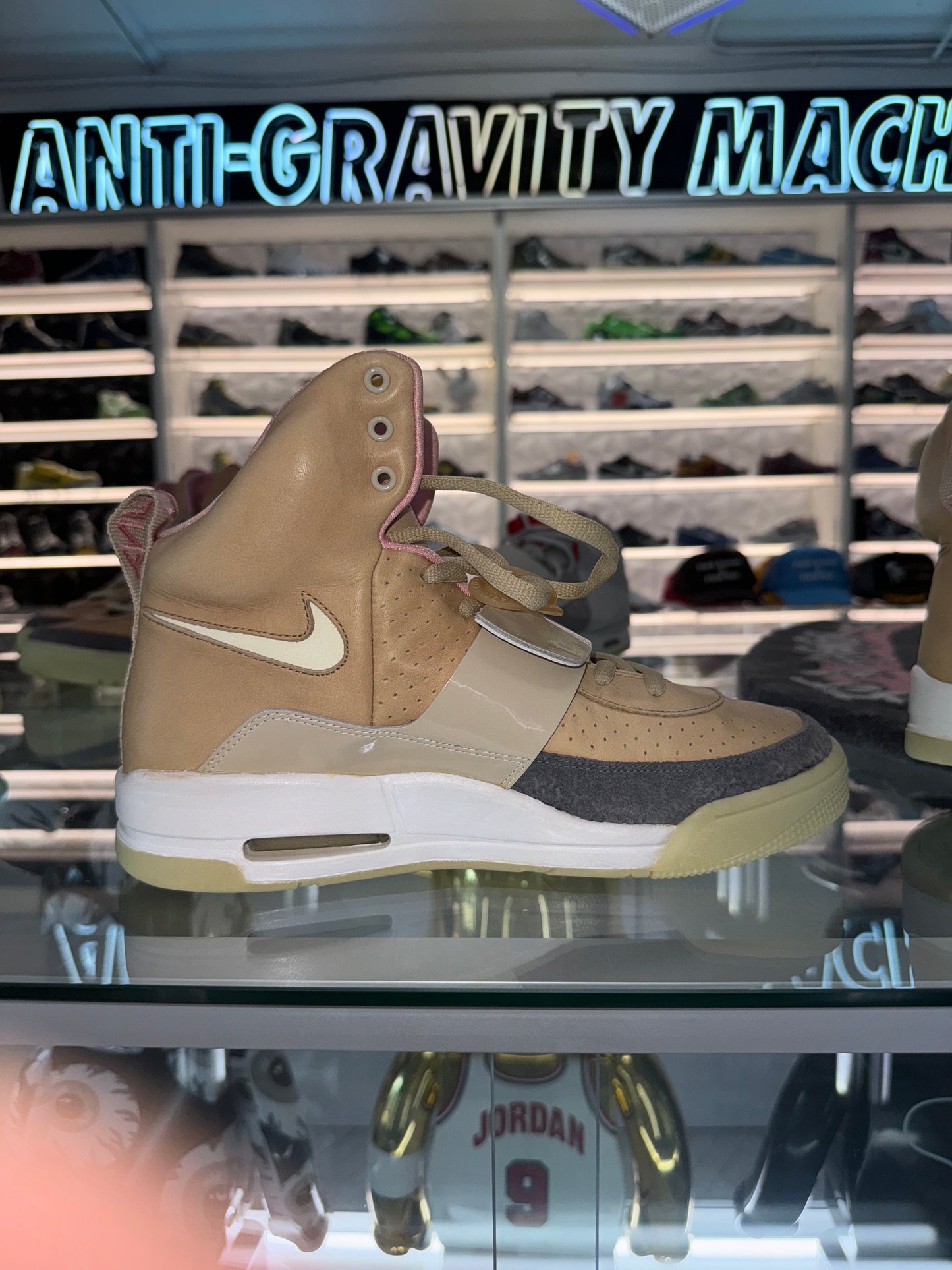 Nike Air Yeezy 1
Net Tan