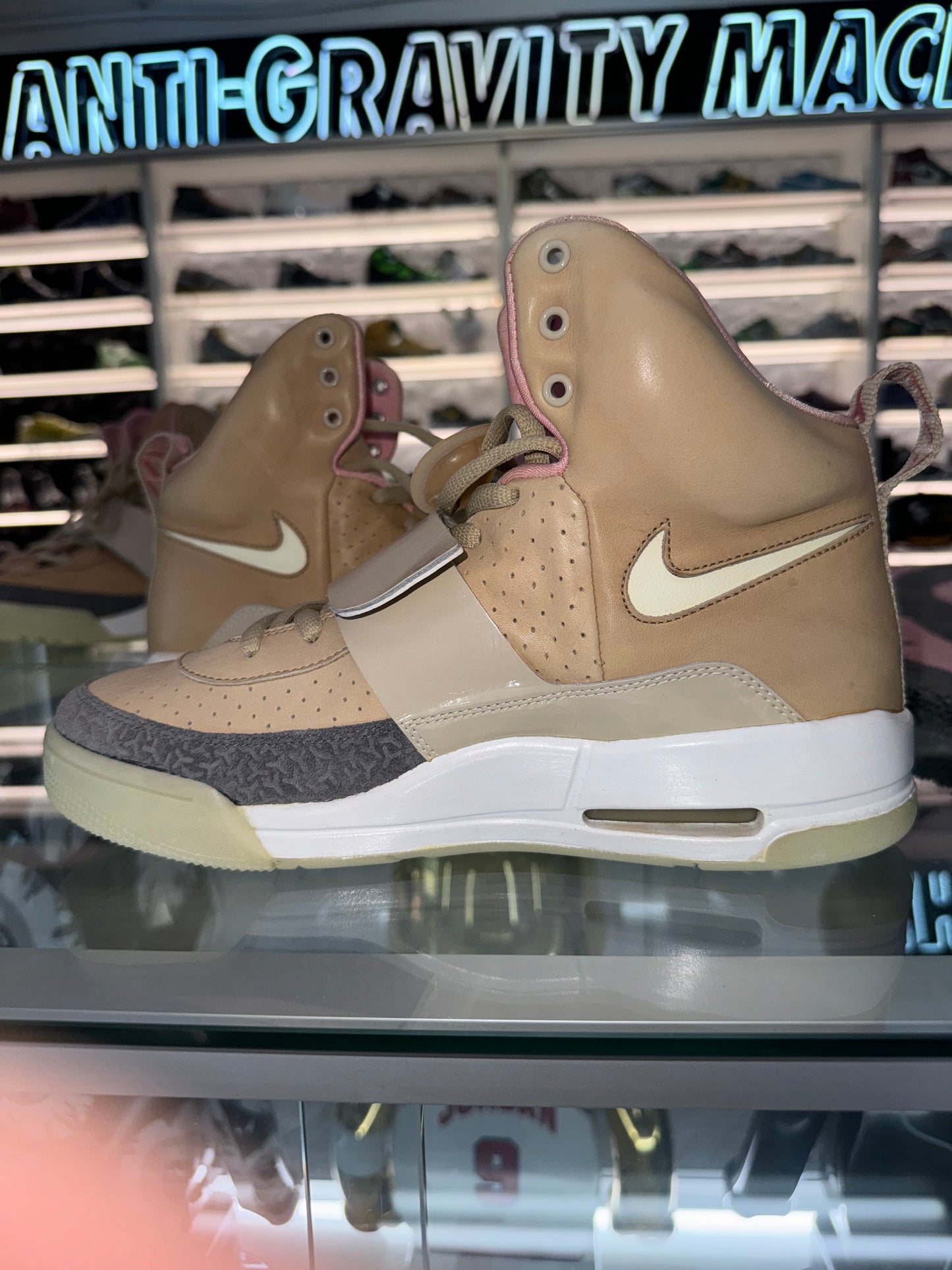 Nike Air Yeezy 1
Net Tan