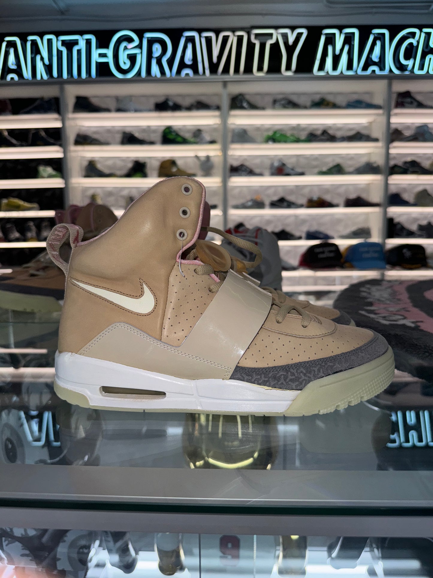 Nike Air Yeezy 1
Net Tan