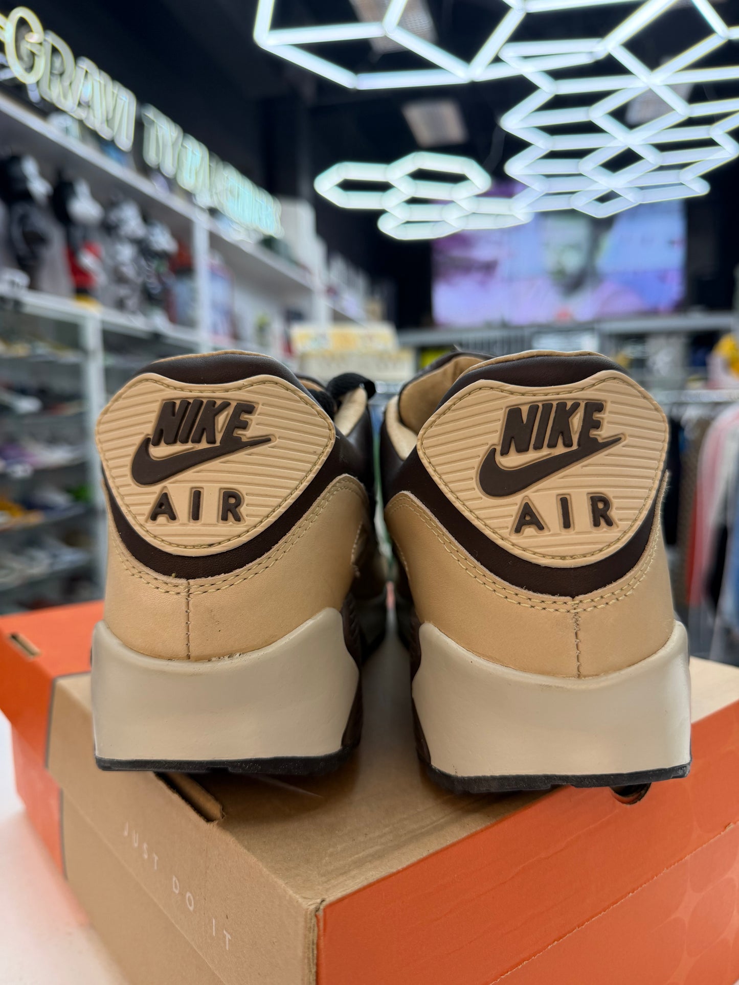 Nike Air Max 90 Footpatrol London Brown 2005