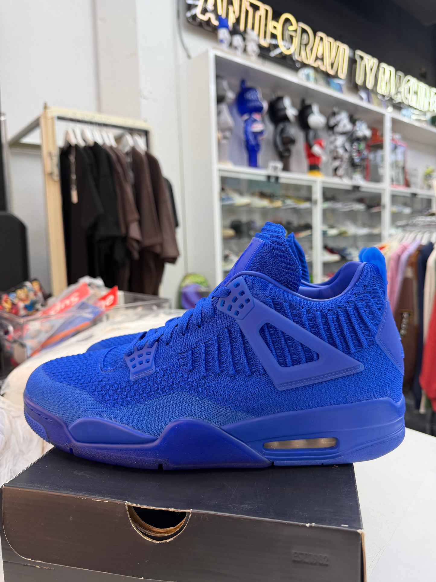 Jordan 4 Retro Flyknit Royal