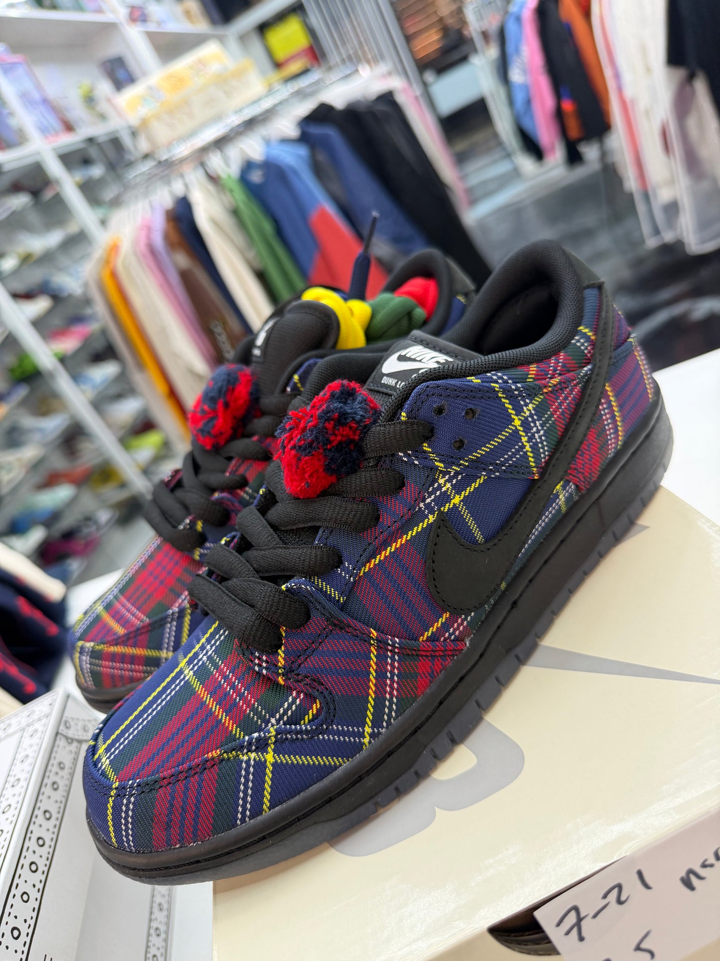 Nike SB Dunk Low Nardwaur