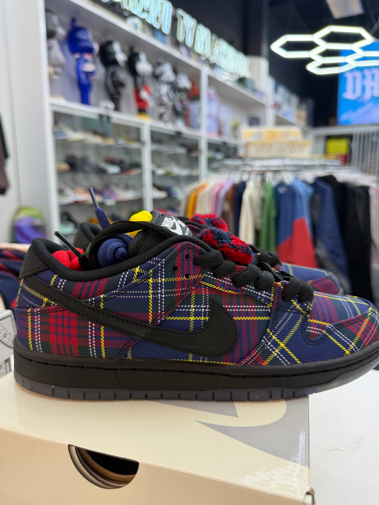 Nike SB Dunk Low Nardwaur