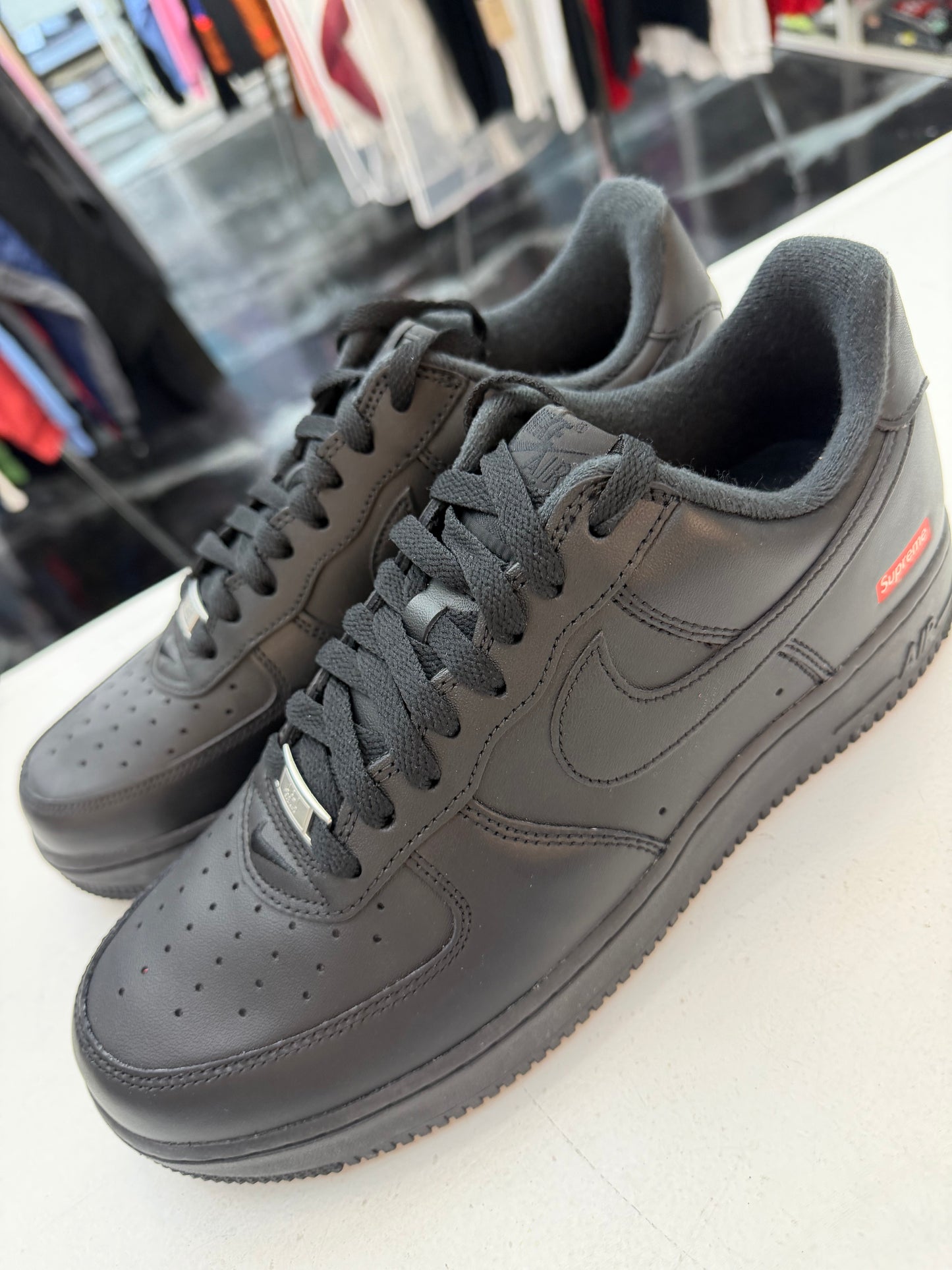 Nike Air Force 1 Low Supreme Black