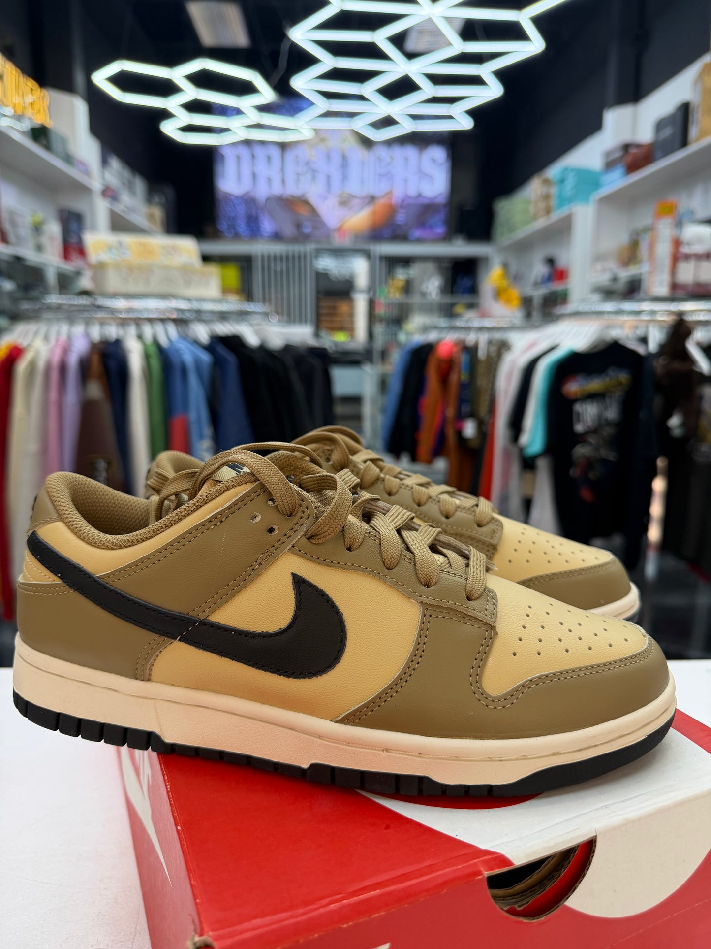 Nike Dunk Low Dark Driftwood (w)