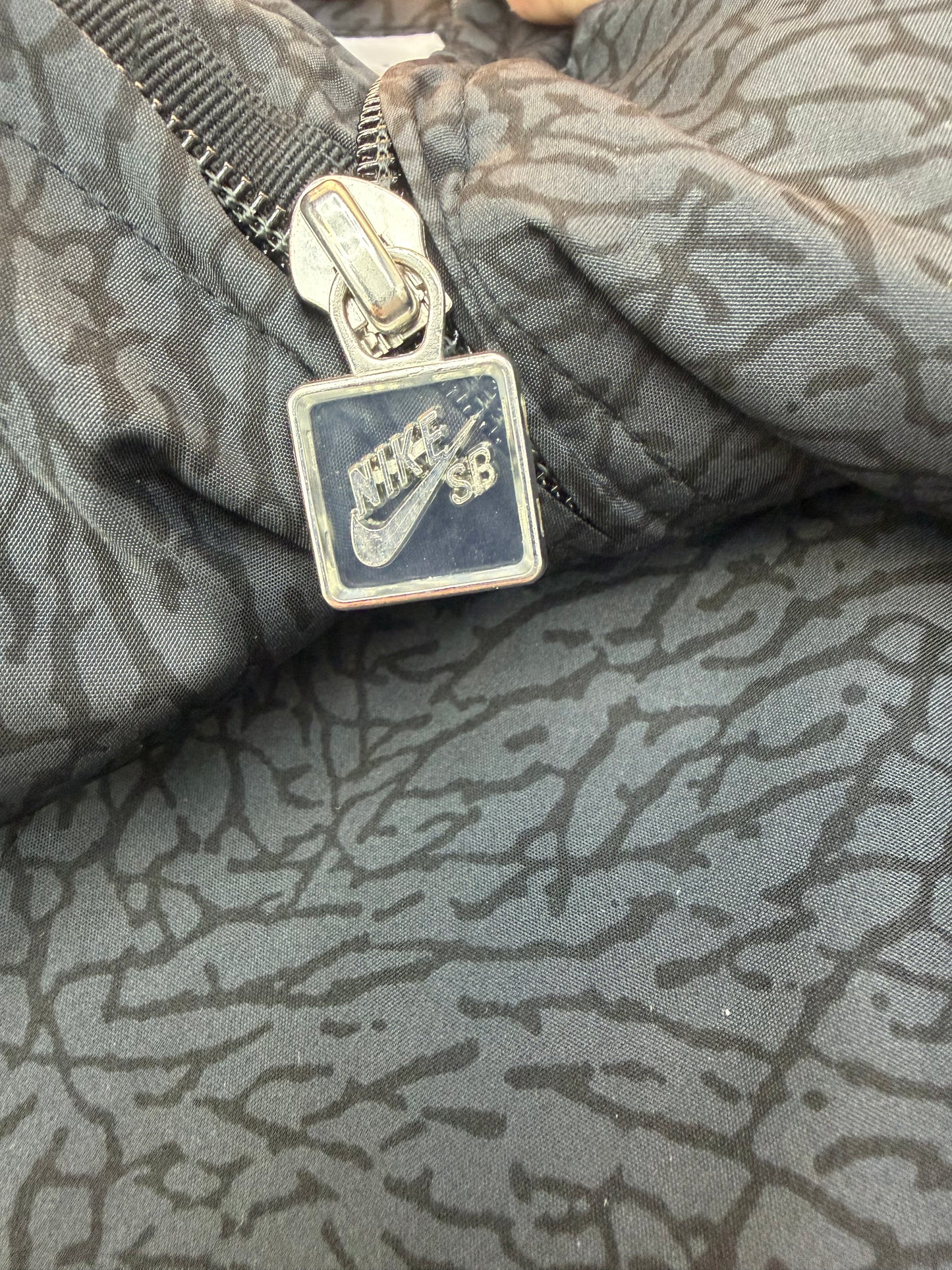 Nike SB Cement Elephant Print Full Zip Windbreaker Jacket vintage